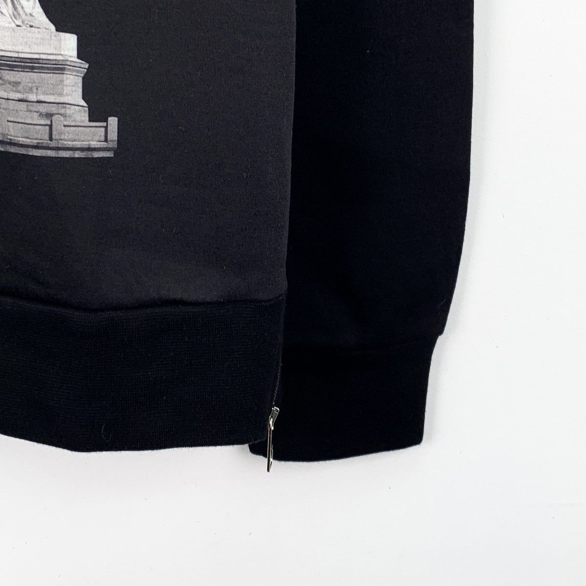 Neil Barrett Neil Barrett Statue of Liberty Long Sleeve Sweatshirt K26WX Size US L / EU 52-54 / 3 - 5 Thumbnail