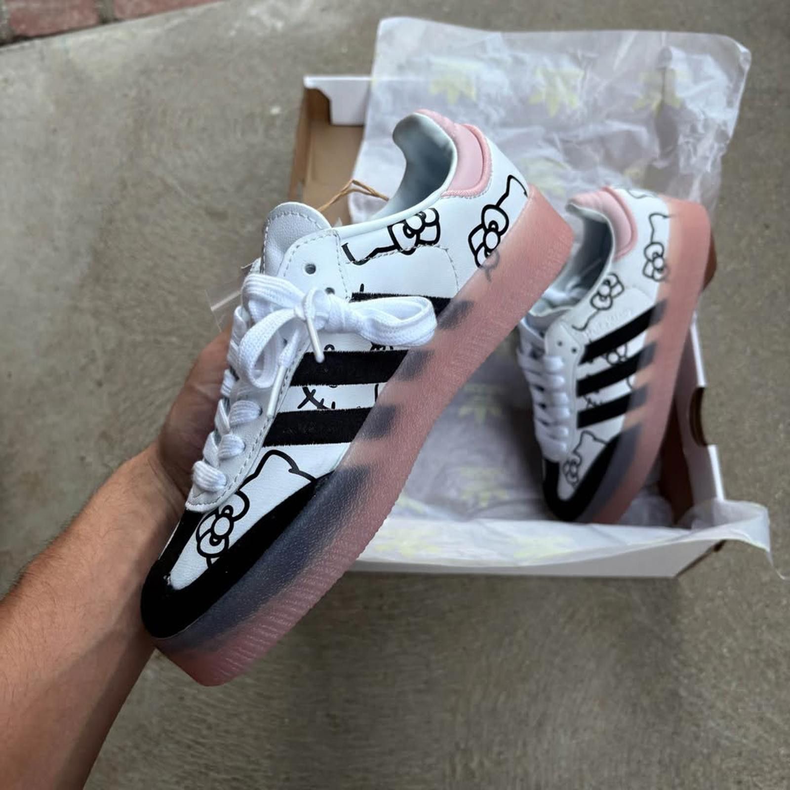 Adidas Adidas x Hello Kitty Samba “Valentine” – US 5 (Women’s) Size US 5 / IT 35 - 3 Thumbnail