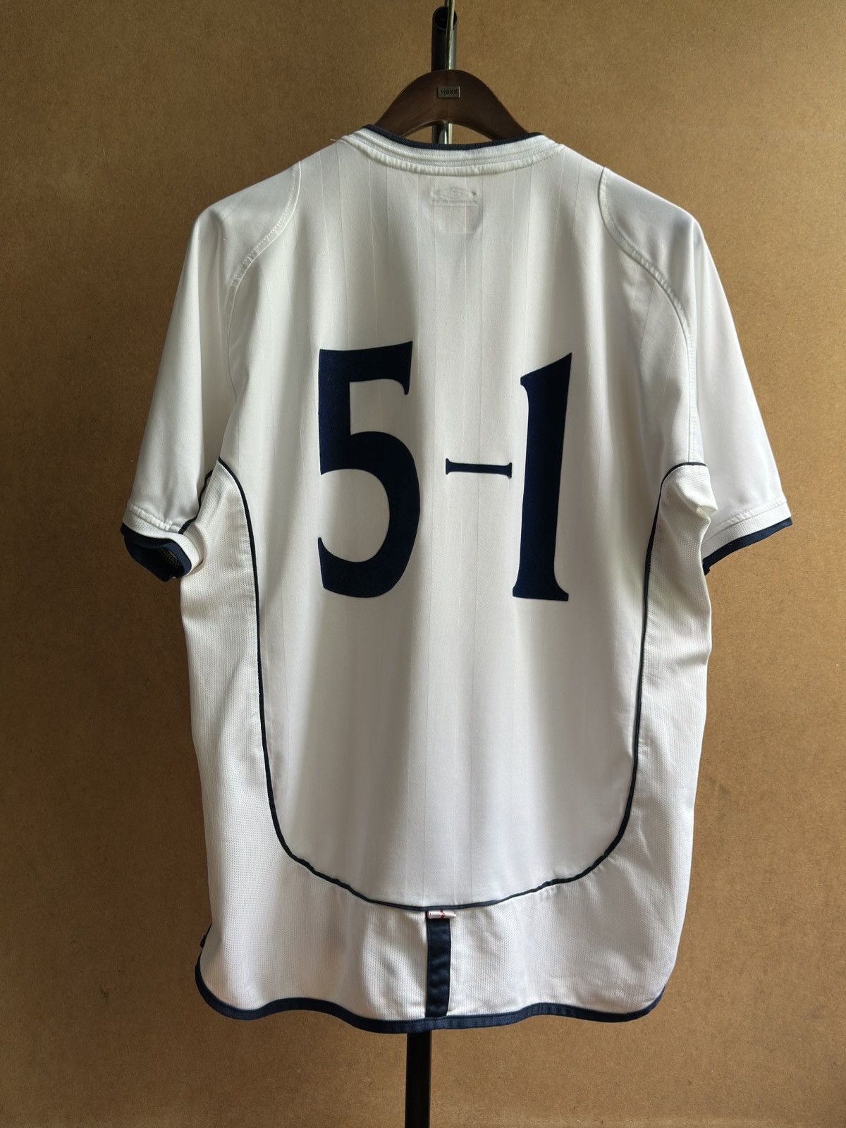 Umbro Vintage Umbro England 2001/03 Home Soccer Jersey FIFA 5-1 Size US L / EU 52-54 / 3 - 2 Thumbnail
