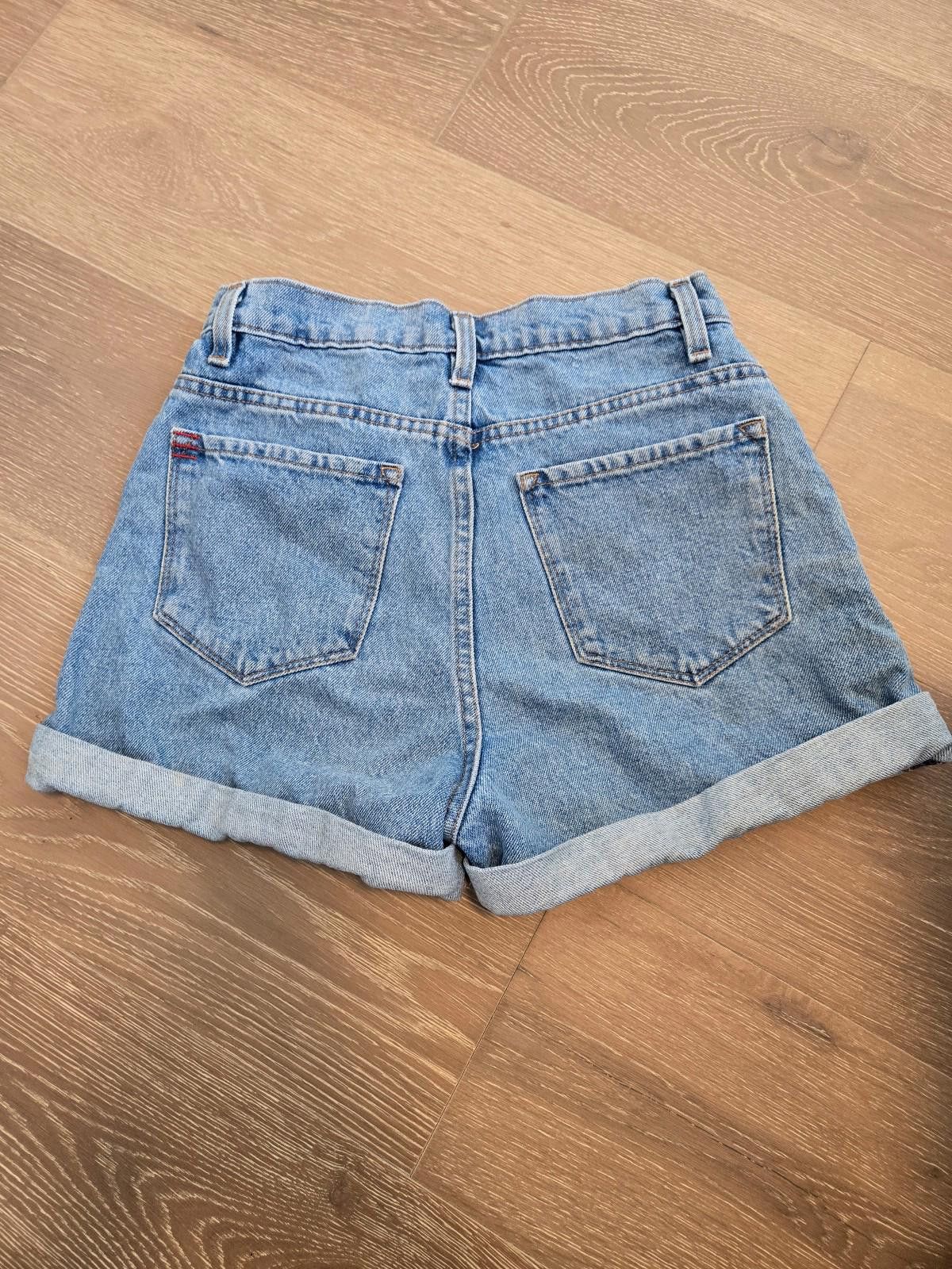 Bdg BDG UO Urban Outfitters Mom High Rise Jean Shorts 27W Size 28" / US 6 / IT 42 - 2 Thumbnail