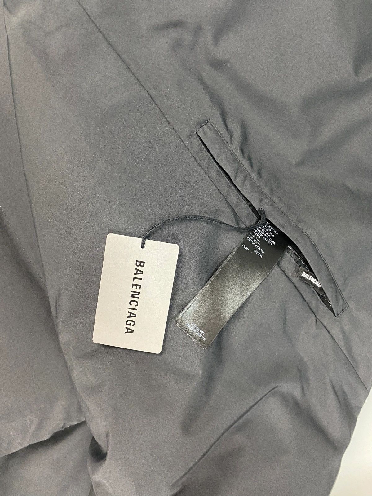 Balenciaga BALENCIAGA AW22 360° SHOW RUNWAY PUFFER SCARF BLANKET SZ:OS Size ONE SIZE - 4 Thumbnail