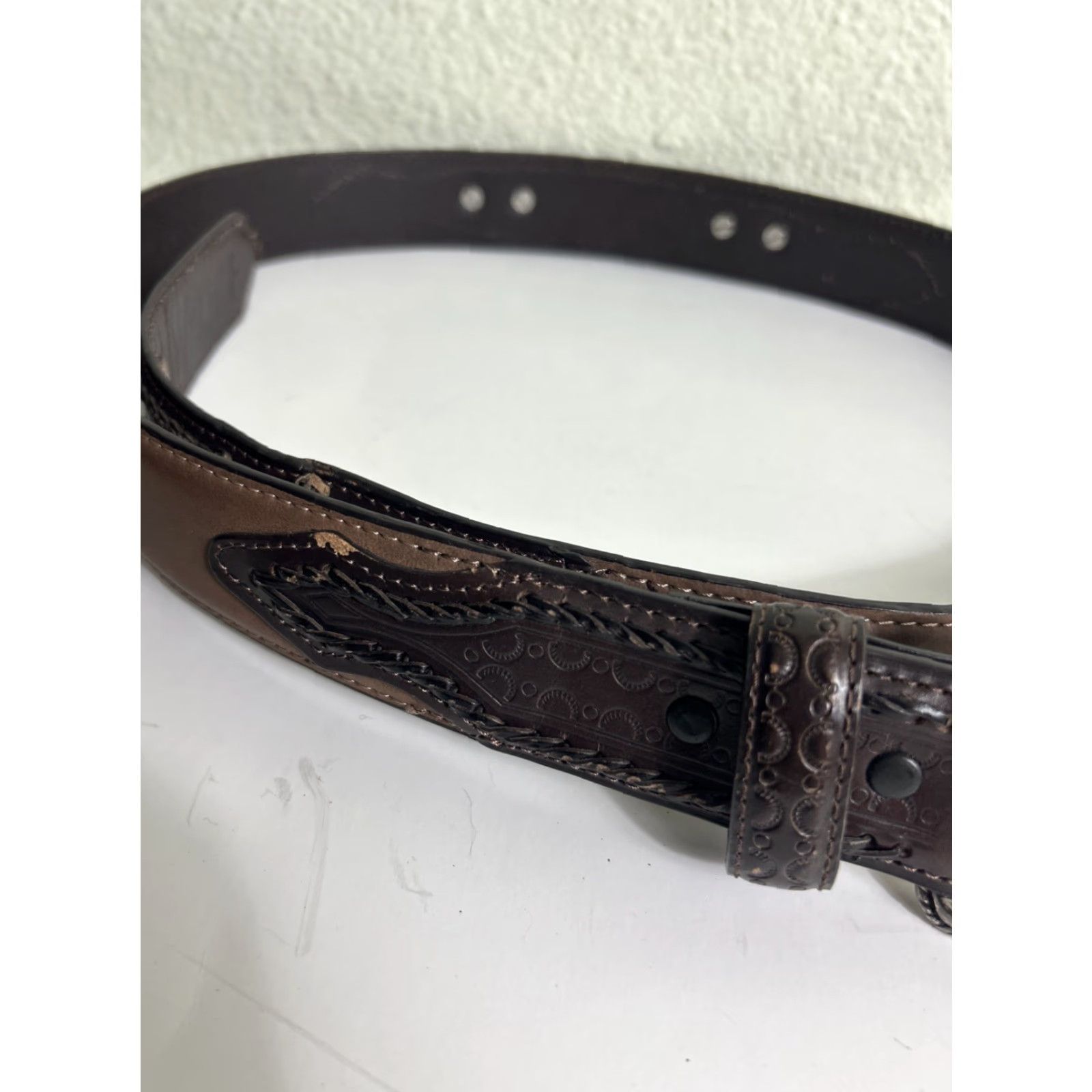 Vintage Unbranded Western Belt Men Leather Brown Size 42 Embossed Braided Style Belt, 42, Mens, Brown Leather Western Belt Size 42 - 3 Thumbnail