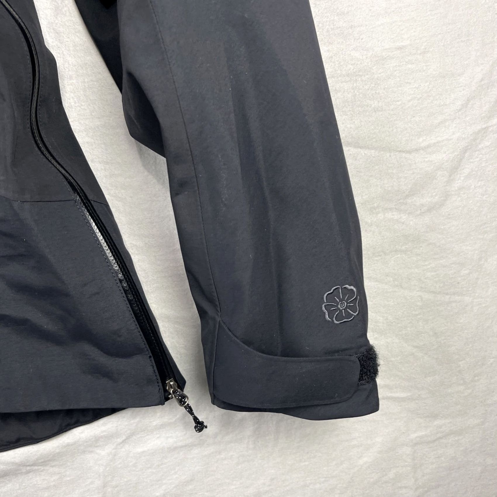 Outdoor Research Outdoor Research Jacket Womens Medium Black Hooded Zip Up Waterproof Taped Seams Size M / US 6-8 / IT 42-44 - 4 Thumbnail