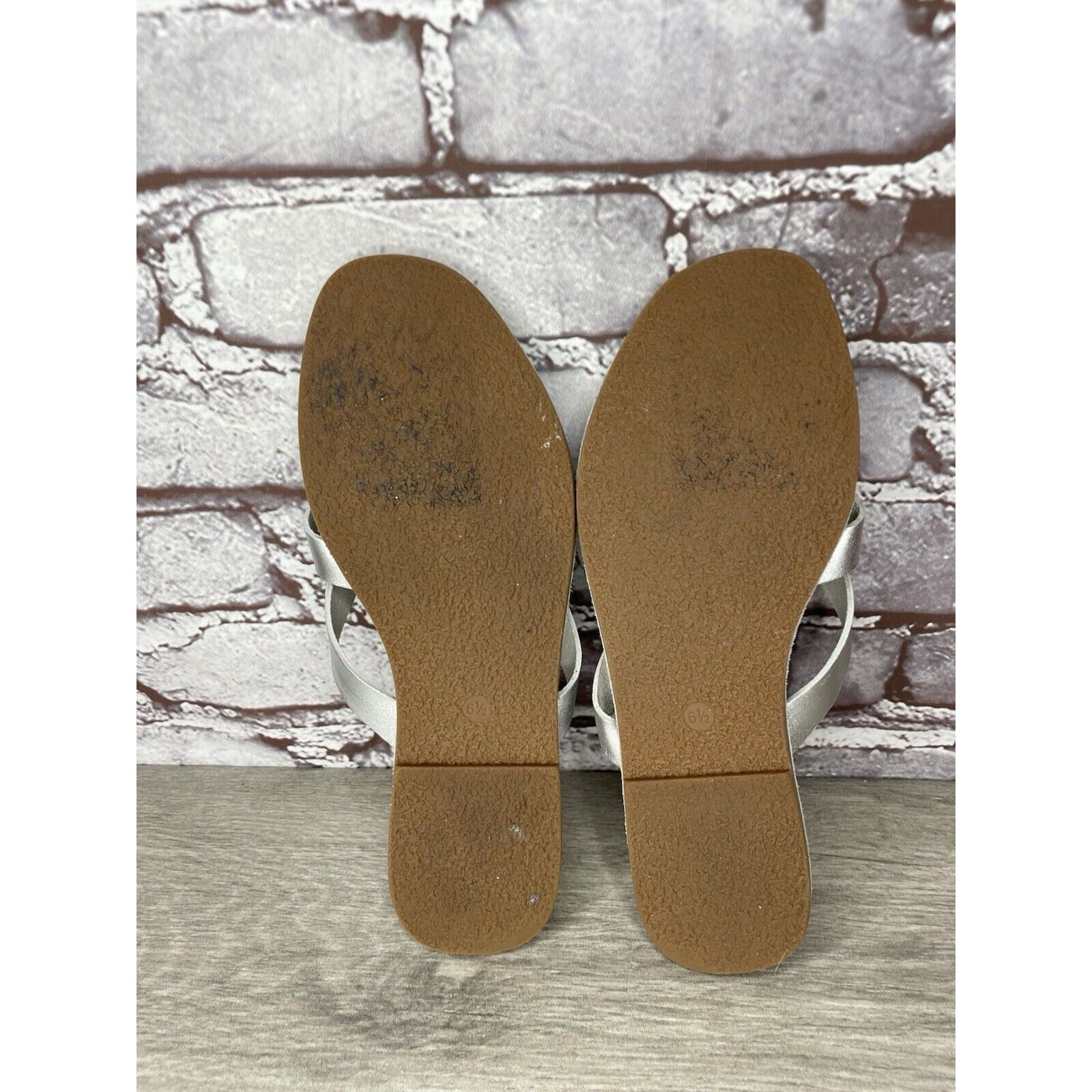Madewell Madewell Boardwalk Silver Metallic Leather Thong Sandals Wom Size US 6.5 / IT 36.5 - 8 Thumbnail