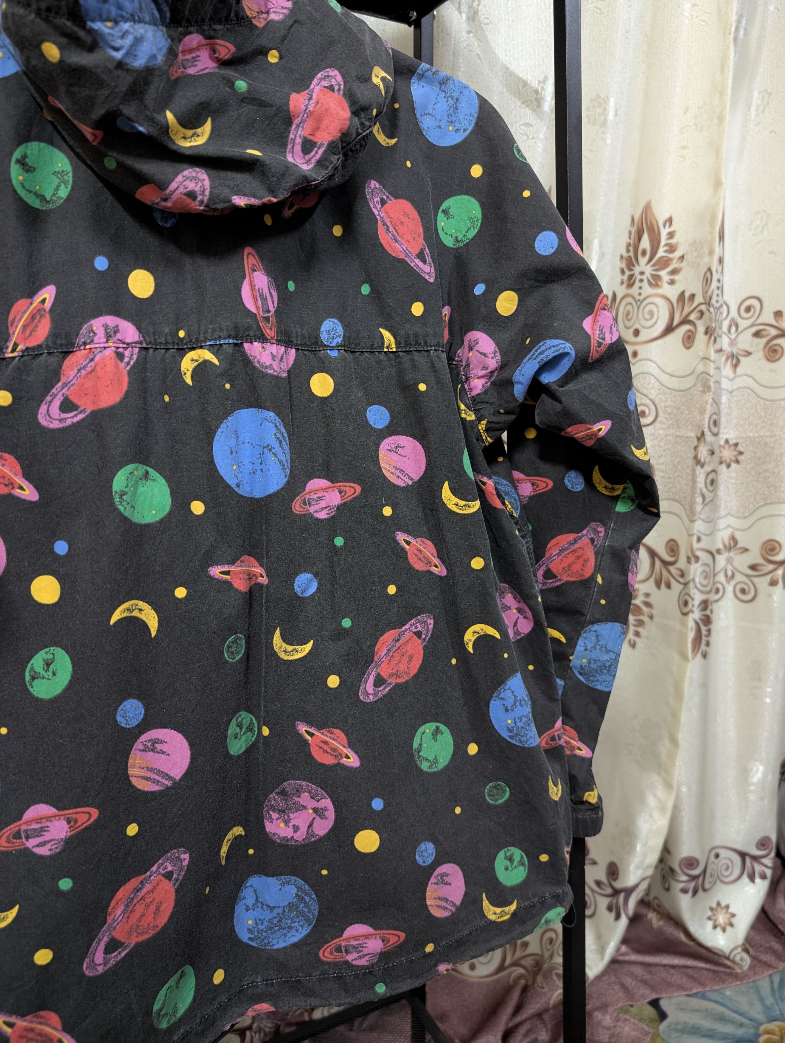 Japanese Brand Vintage Go2 Hollywood Scribble Planets Windbreaker Jacket Size US S / EU 44-46 / 1 - 12 Thumbnail