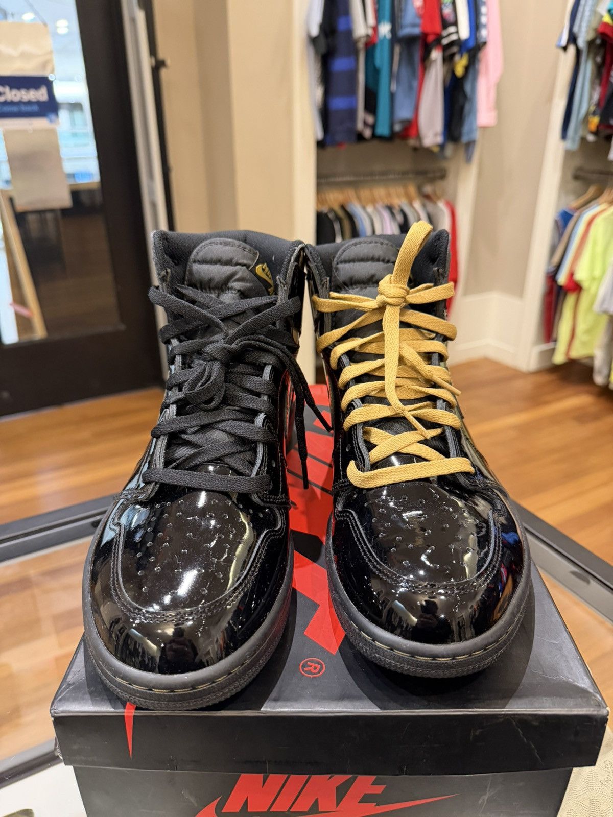 Jordan Brand Jordan 1 Retro ‘Black Metallic Gold (2020)’ Size US 12 / EU 45 - 5 Thumbnail