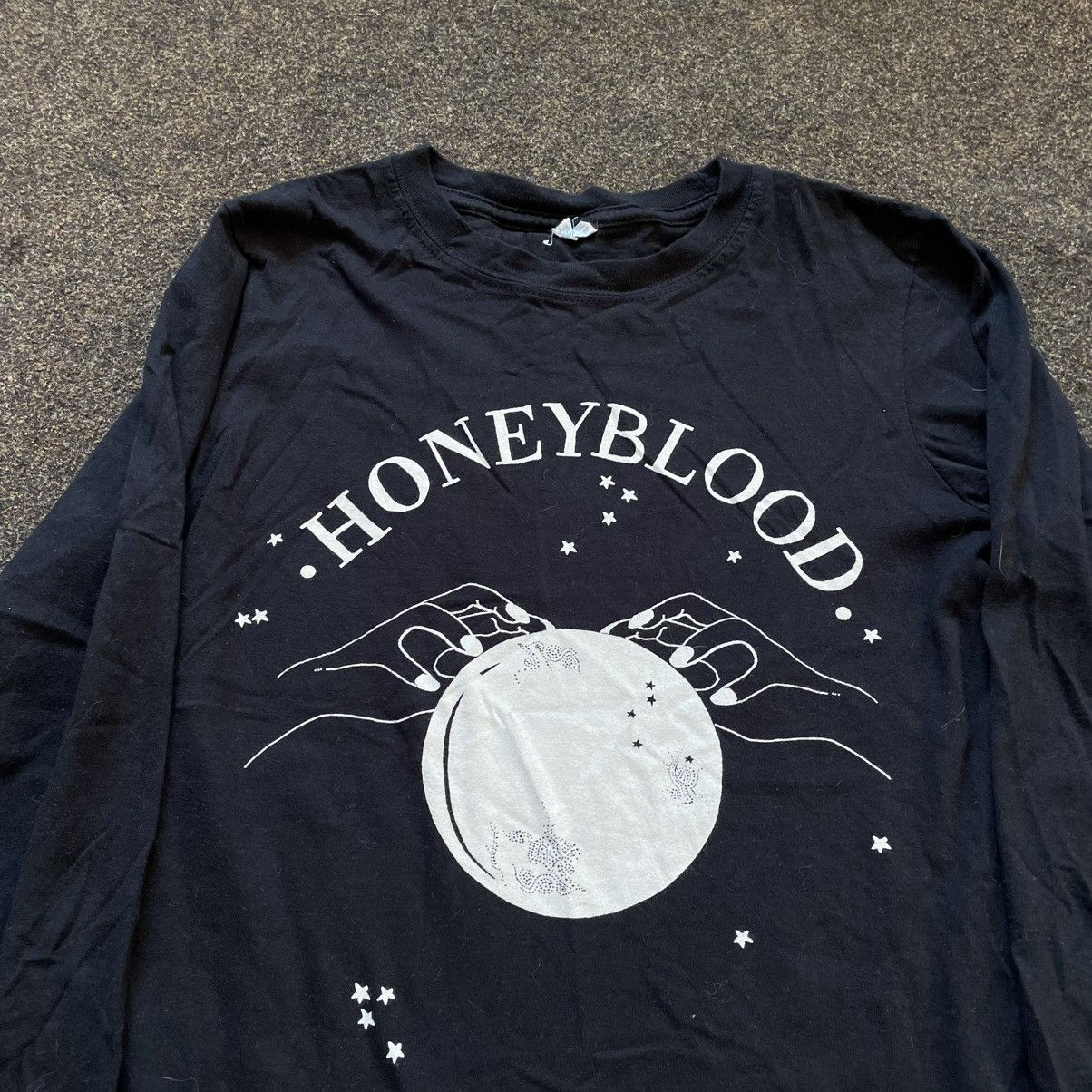 Vintage Vintage 90s Honeyblood Graphic Tee Black Long Sleeve Baggy S Size US S / EU 44-46 / 1 - 3 Thumbnail
