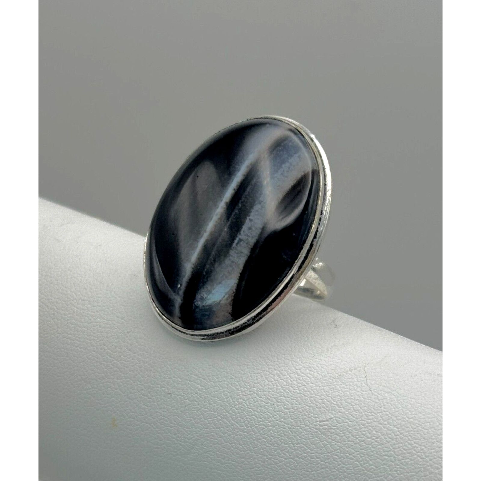 The Unbranded Brand Banded Black Onyx Ring .925 Stone Ring Sz 8 - 11.61 Grams Size ONE SIZE - 2 Thumbnail
