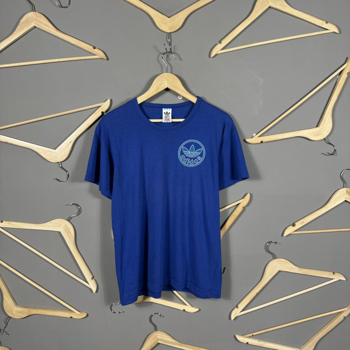 Adidas × Vintage Vintage 80s Adidas Blue T-shirt Size US M / EU 48-50 / 2 - 1 Thumbnail