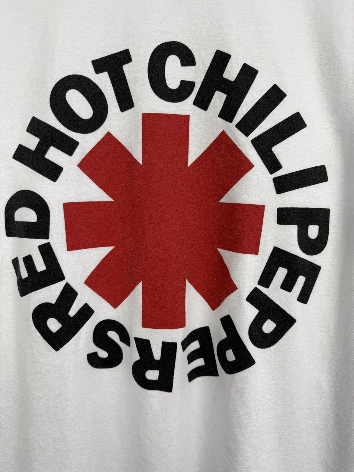 Band Tees 🇺🇸 Vintage Y2K Red Hot Chili Peppers T-Shirt 2022 Rare Size US XL / EU 56 / 4 - 4 Thumbnail