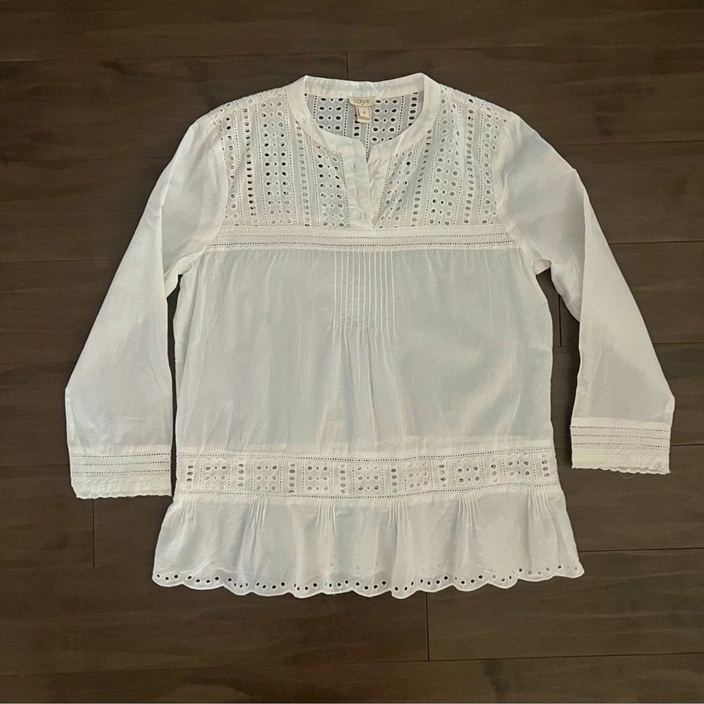 J.Crew J. Crew eyelet blouse size 4 Size S / US 4 / IT 40 - 1 Thumbnail