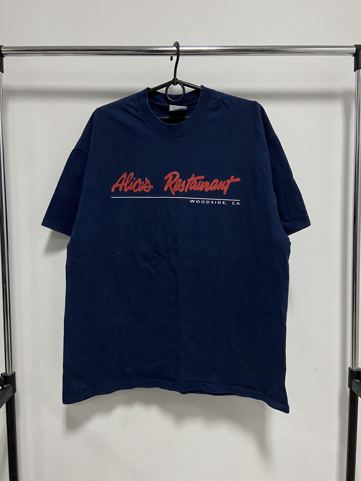 Band Tees RARE Alice's Restaurant big logo t shirt vintage print Size US XL / EU 56 / 4 - 2 Thumbnail