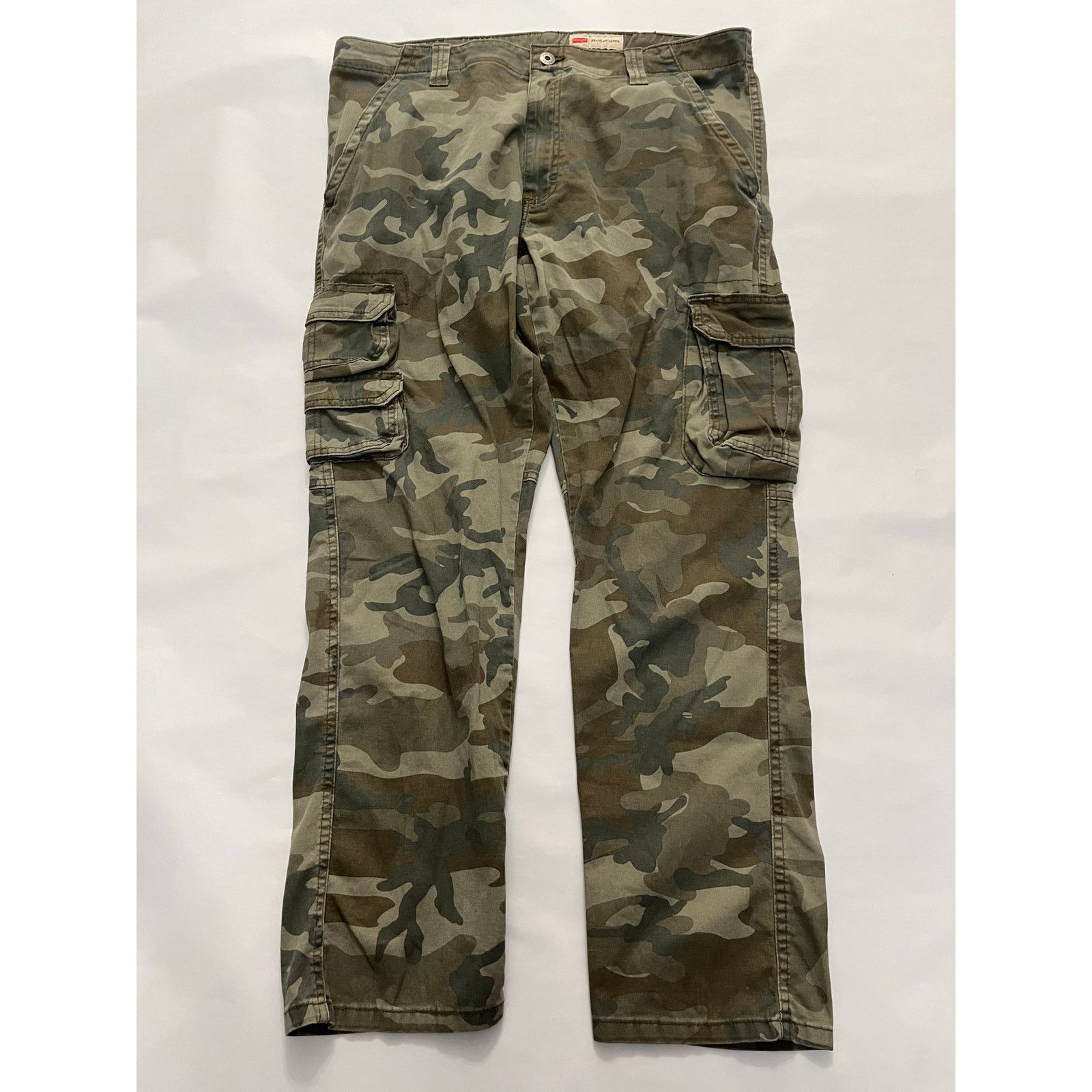Wrangler Wrangler Mens Regular Taper Cargo Pants Camo Size 36x30 Size US 36 / EU 52 - 1 Thumbnail