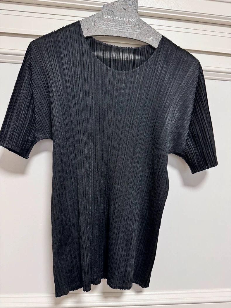 Issey Miyake Issey Miyake size:3 Black pleated short-sleeved shirt Size XS / US 0-2 / IT 36-38 - 2 Thumbnail