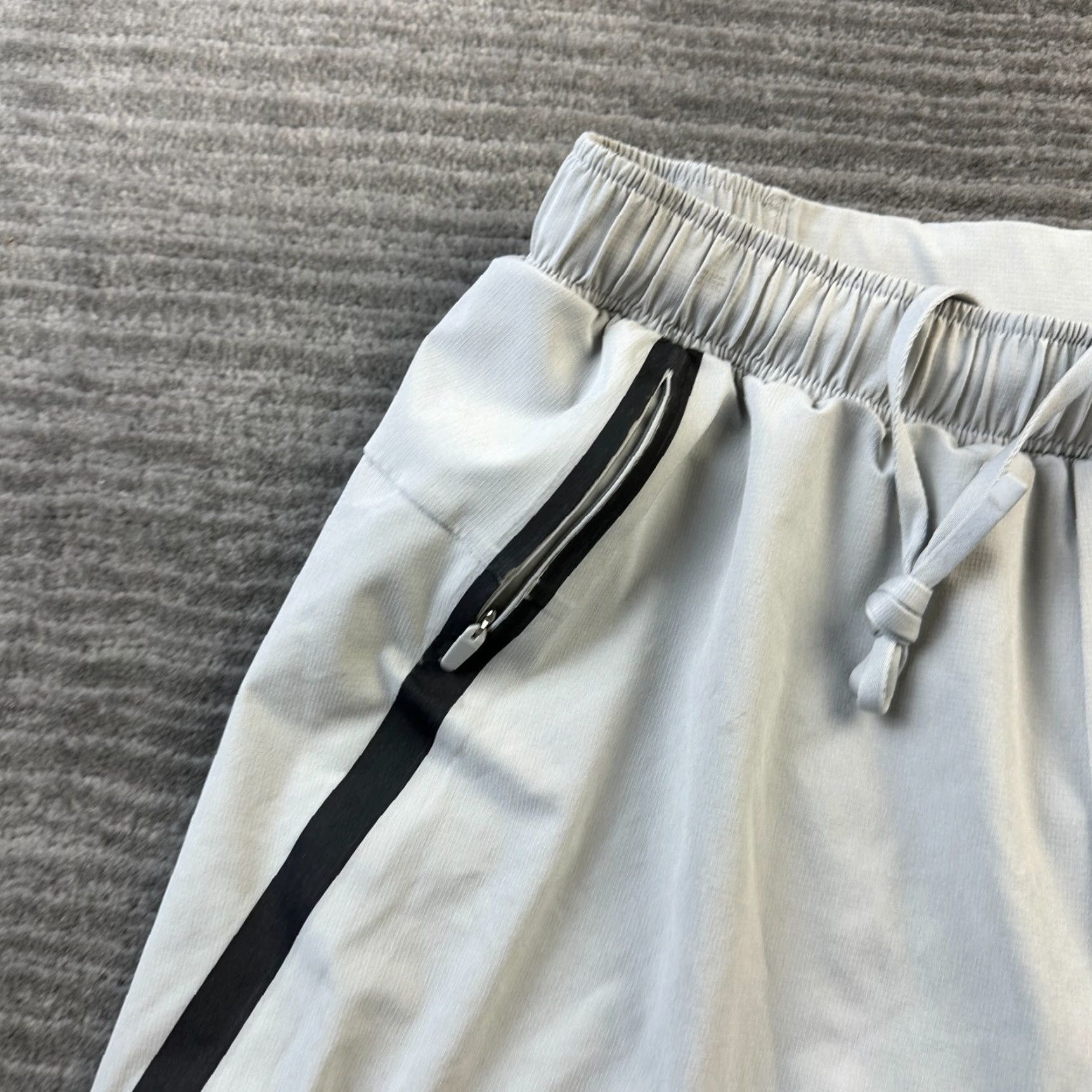 Lululemon Lululemon Shorts Mens Small Gray Surge Lined 6" Running Size US 26 / EU 42 - 3 Thumbnail