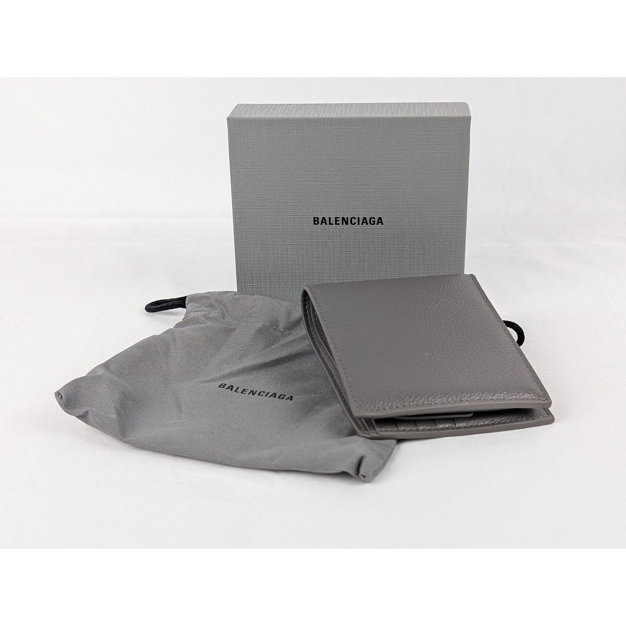 Balenciaga o1rshd1 Size: OS / Logo Wallet in Grey Size ONE SIZE - 9 Thumbnail