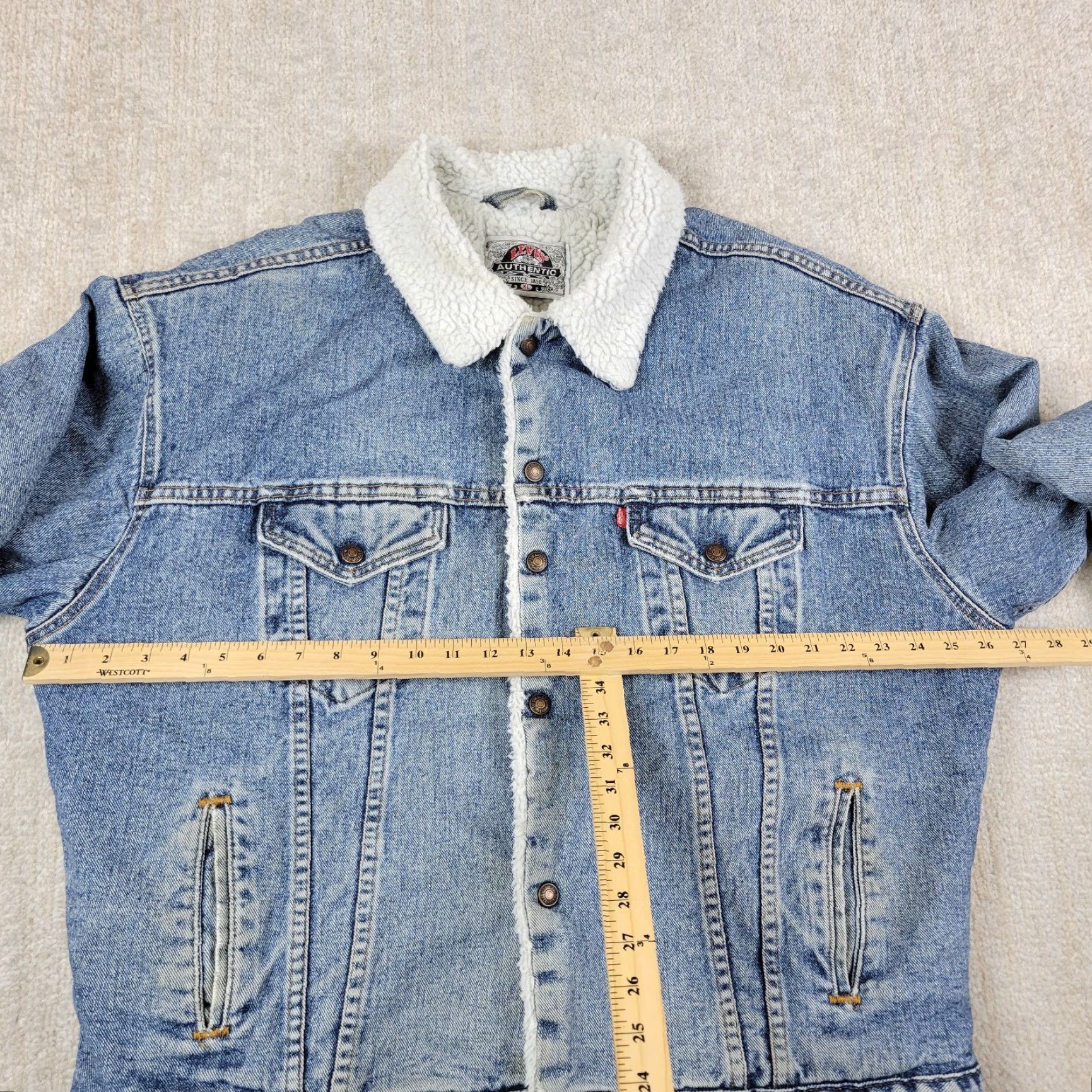 Levi's VINTAGE Levi's Trucker Jacket Mens XL Blue Denim Jacket Short 52 in Chest Distressed Lined Polyester Warmth 400 80s 90s Mens Size US XL / EU 56 / 4 - 6 Thumbnail