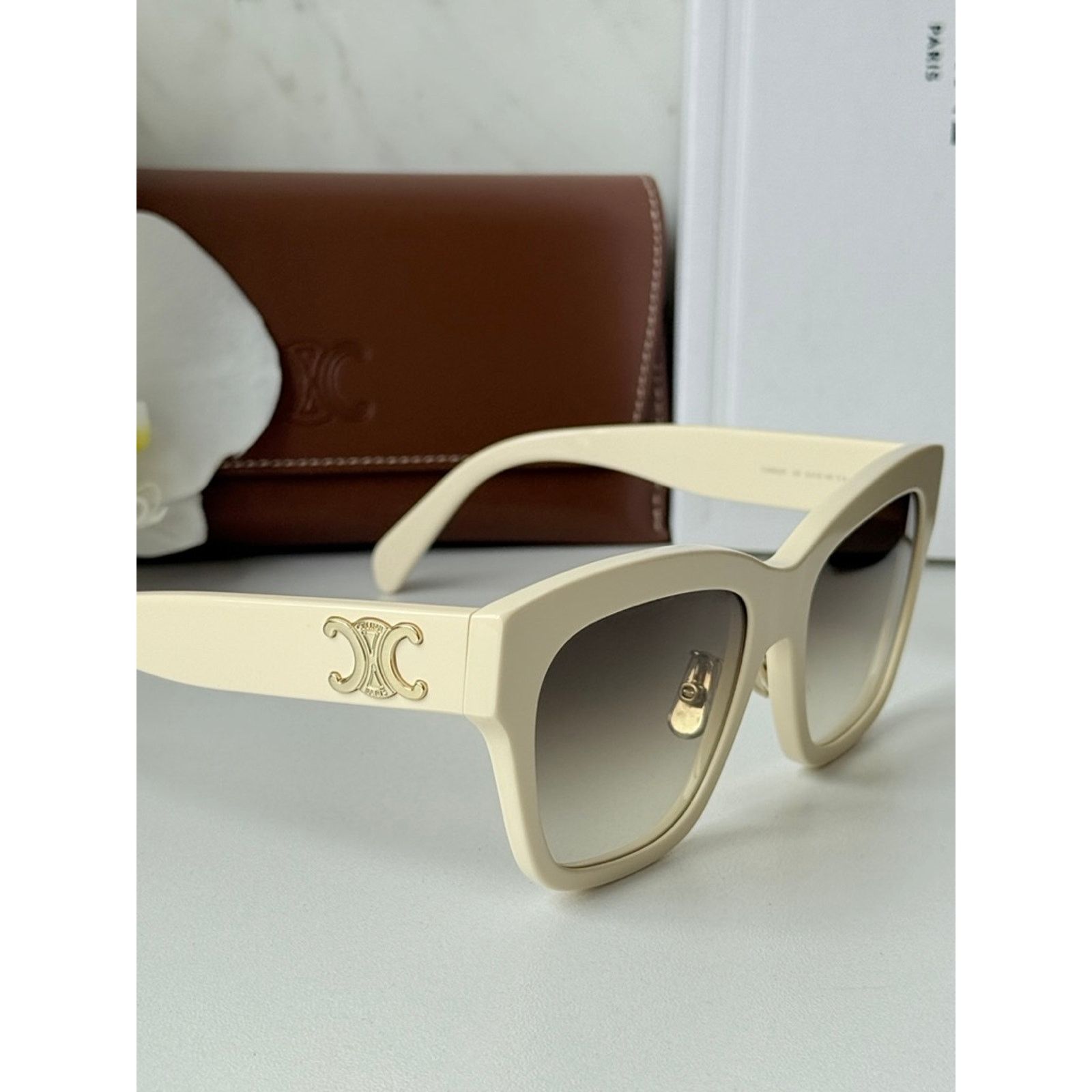Celine NEW Celine CL40253F Triomphe Cat Eye Ivory White Sunglasses Size ONE SIZE - 6 Thumbnail