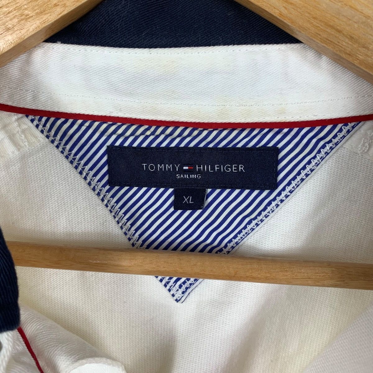 Tommy Hilfiger Vintage TOMMY HILFIGER SAILING GEAR Rugby Polo Tee Shirt Size US XL / EU 56 / 4 - 4 Thumbnail