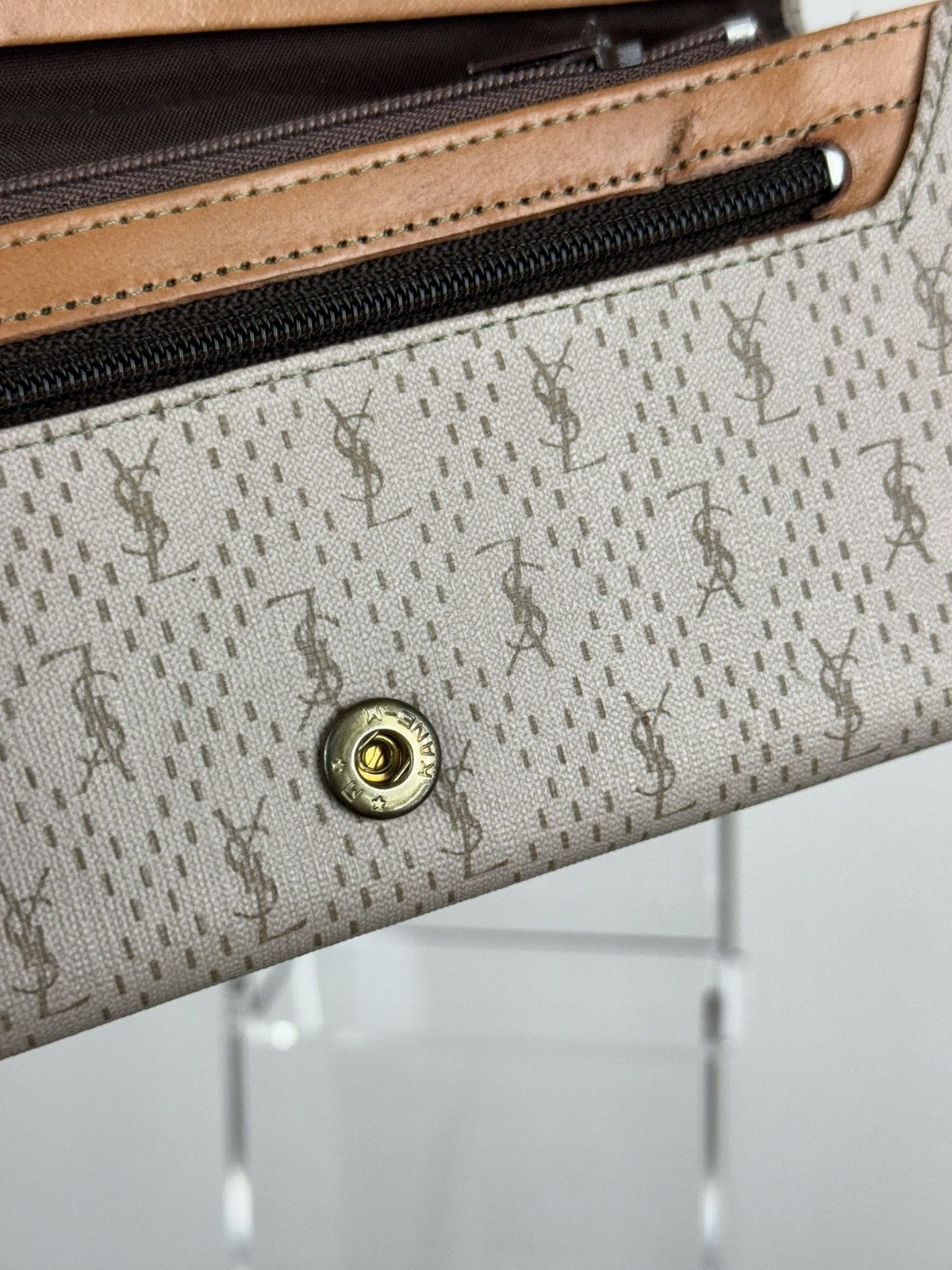 Yves Saint Laurent Rare leather wallet Yves Saint Laurent original luxury item Size ONE SIZE - 4 Thumbnail