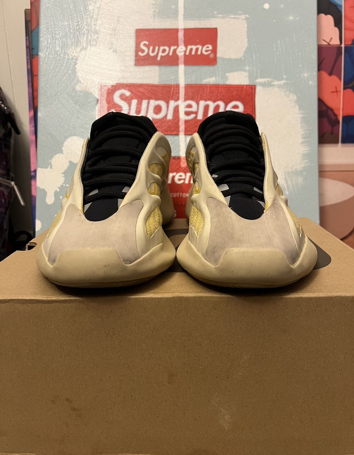 Adidas Yeezy 700 v3 Safflower Size US 9 / EU 42 - 1 Thumbnail