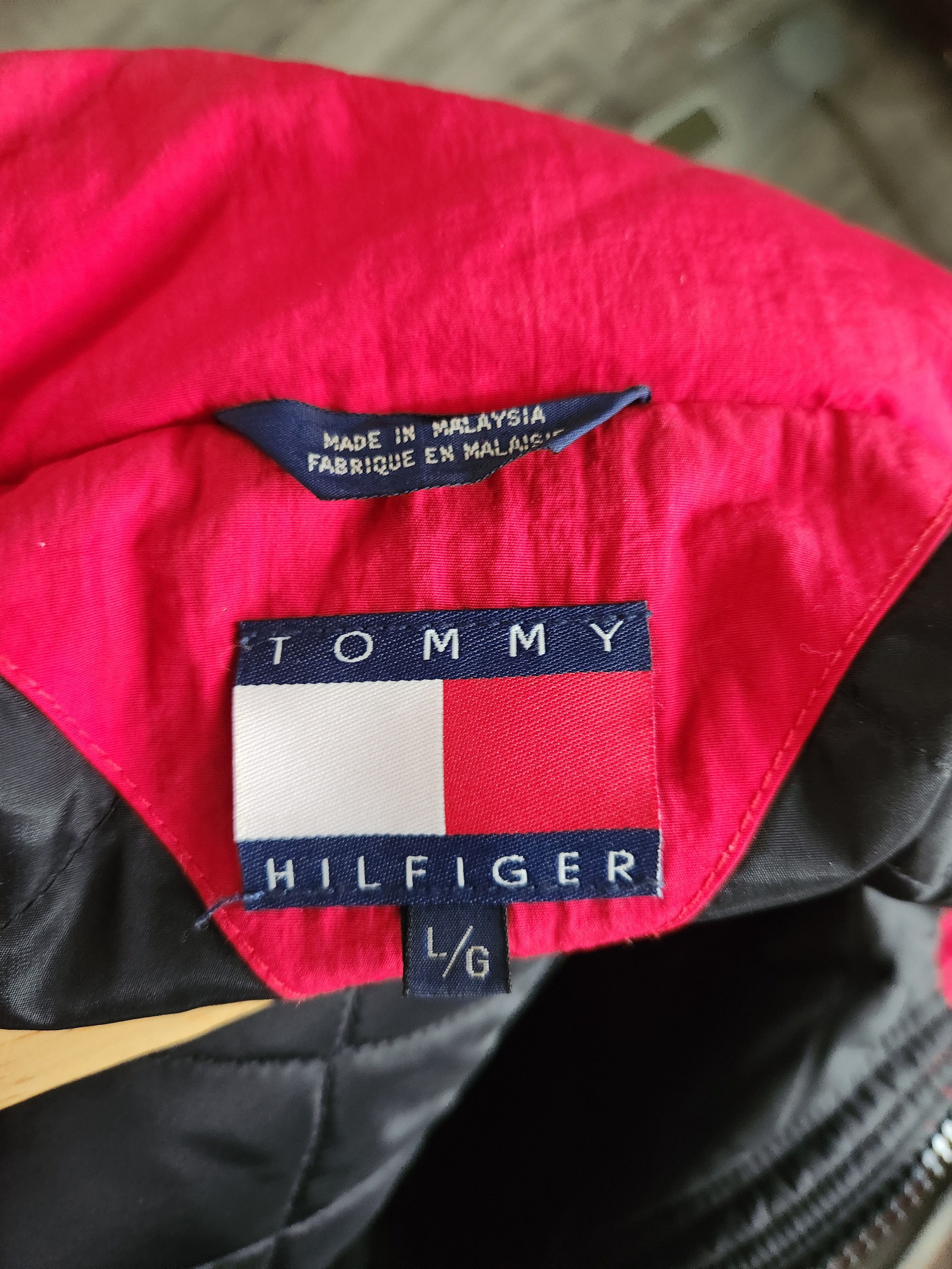 Tommy Hilfiger Vintage 90s Tommy Hilfiger Alpine Vest with bag Size US L / EU 52-54 / 3 - 3 Thumbnail