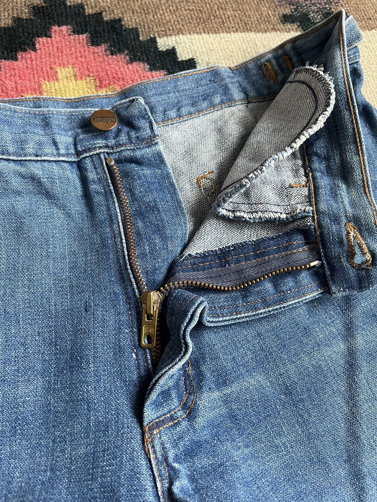 Wrangler Vintage 80s Wrangler Blue Washed Faded Jeans Size 33 Size US 33 - 3 Thumbnail