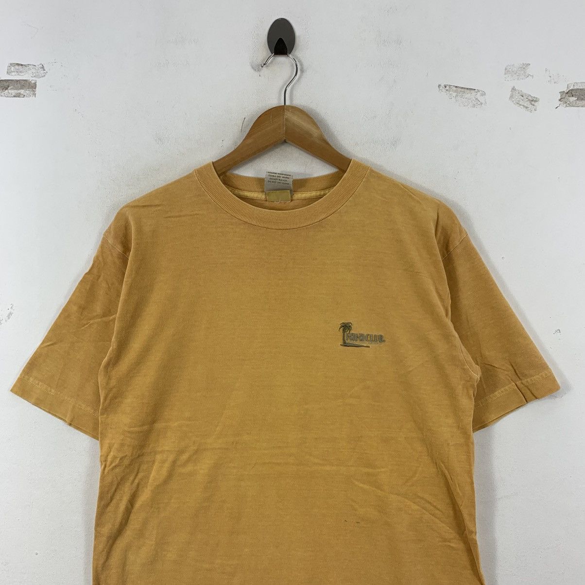 Vintage Vintage KIKICLUB HONOLULU HAWAII Surf Short Sleeve Tshirt Size US M / EU 48-50 / 2 - 3 Thumbnail