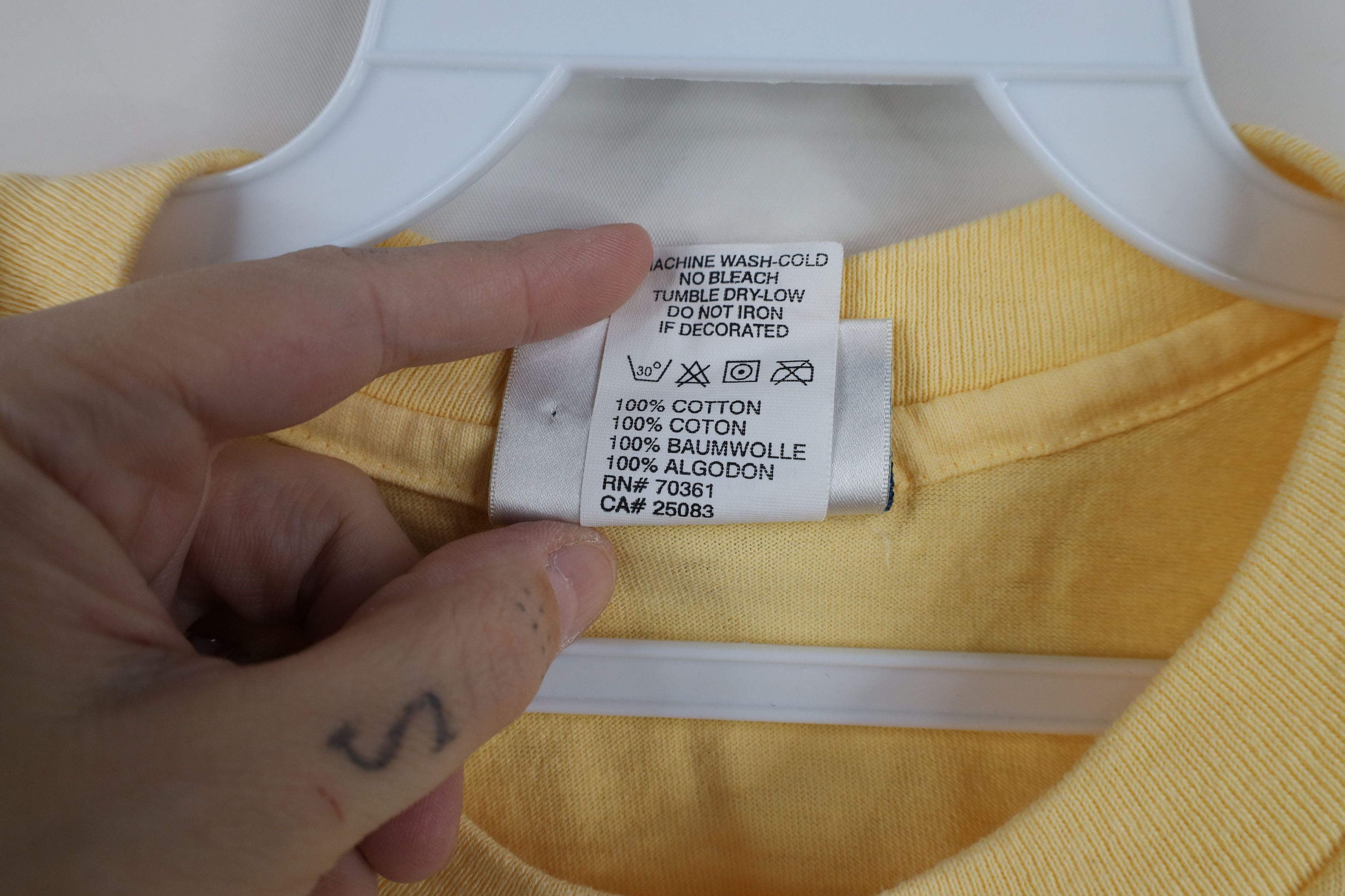 Vintage Vintage 90s Universal Studios Florida T-Shirt Yellow USA Size US M / EU 48-50 / 2 - 10 Thumbnail