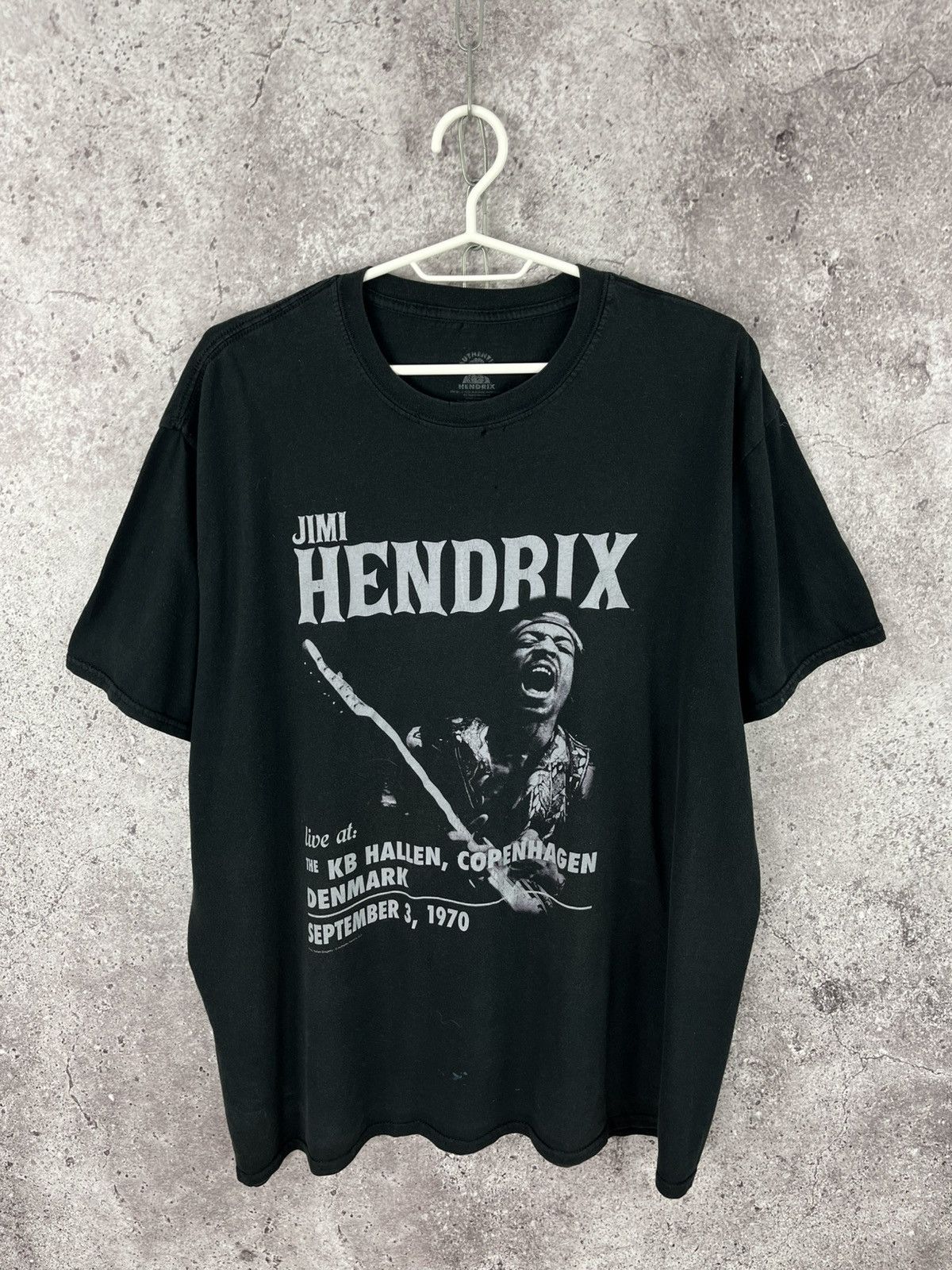 Band Tees Jimi Hendrix Distressed Tee Big Logo Black Size XL Size US XL / EU 56 / 4 - 1 Thumbnail