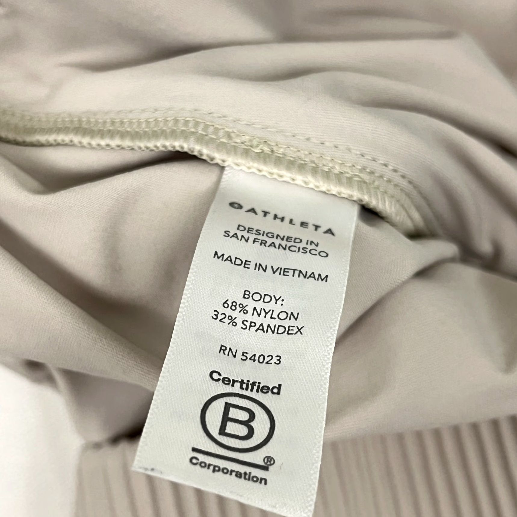 Athleta Athleta Skirt Womens L Beige Active Casual Knee Length Elastic Waist Breathable Athletic Hi Low 32 in W32 L26 Size 24" / US 00 / IT 34 - 3 Thumbnail