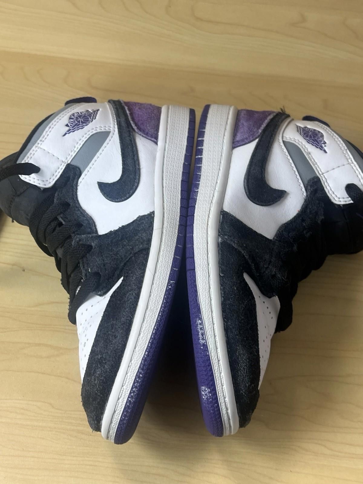 Nike Nike Air Jordan 1 Mid Se (PS) White-Court Purple-Black Sz 2y Size US 5 / EU 37 - 10 Thumbnail