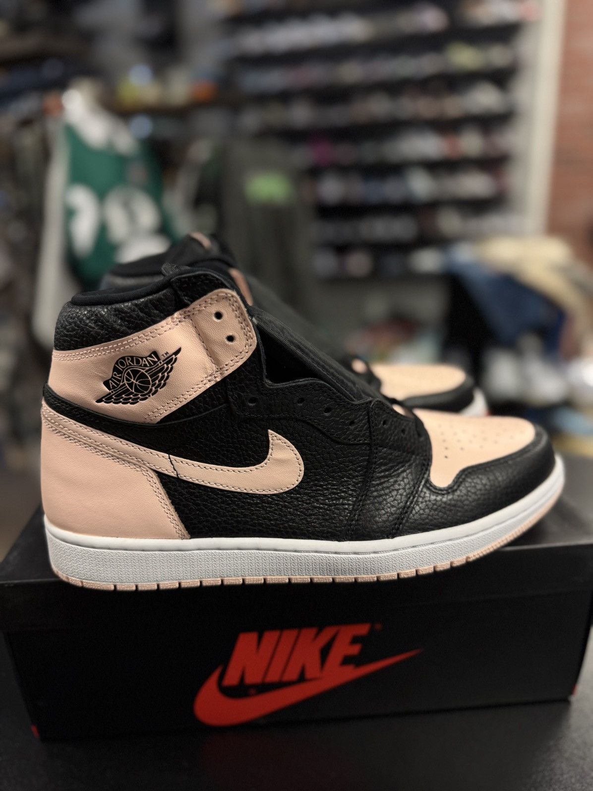 Jordan Brand × Nike Jordan 1 High OG Black Crimson Tint Size 11.5 New 2019 Size US 11.5 / EU 44-45 - 1 Thumbnail