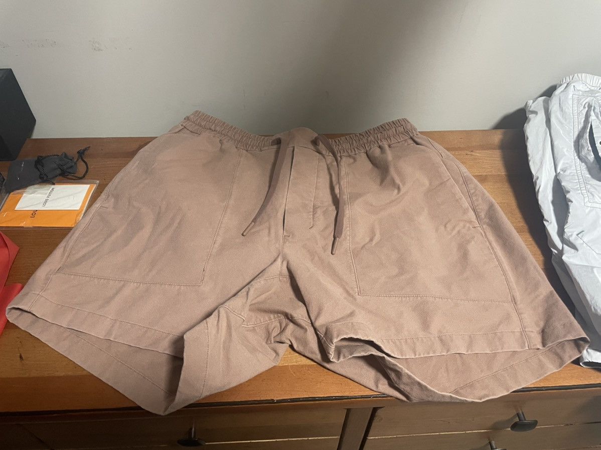 L light pink lulu lemon casual shorts