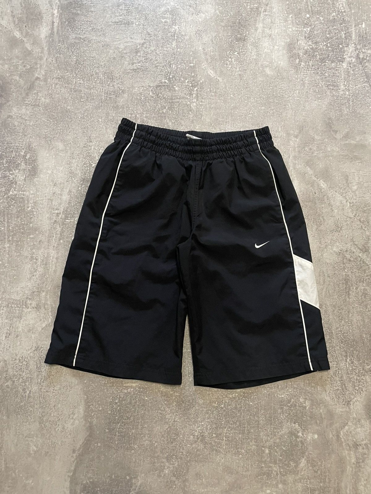 Nike × Vintage Vintage Nike Black Swoosh Logo Drill Shorts Size S Size US 30 / EU 46 - 1 Thumbnail