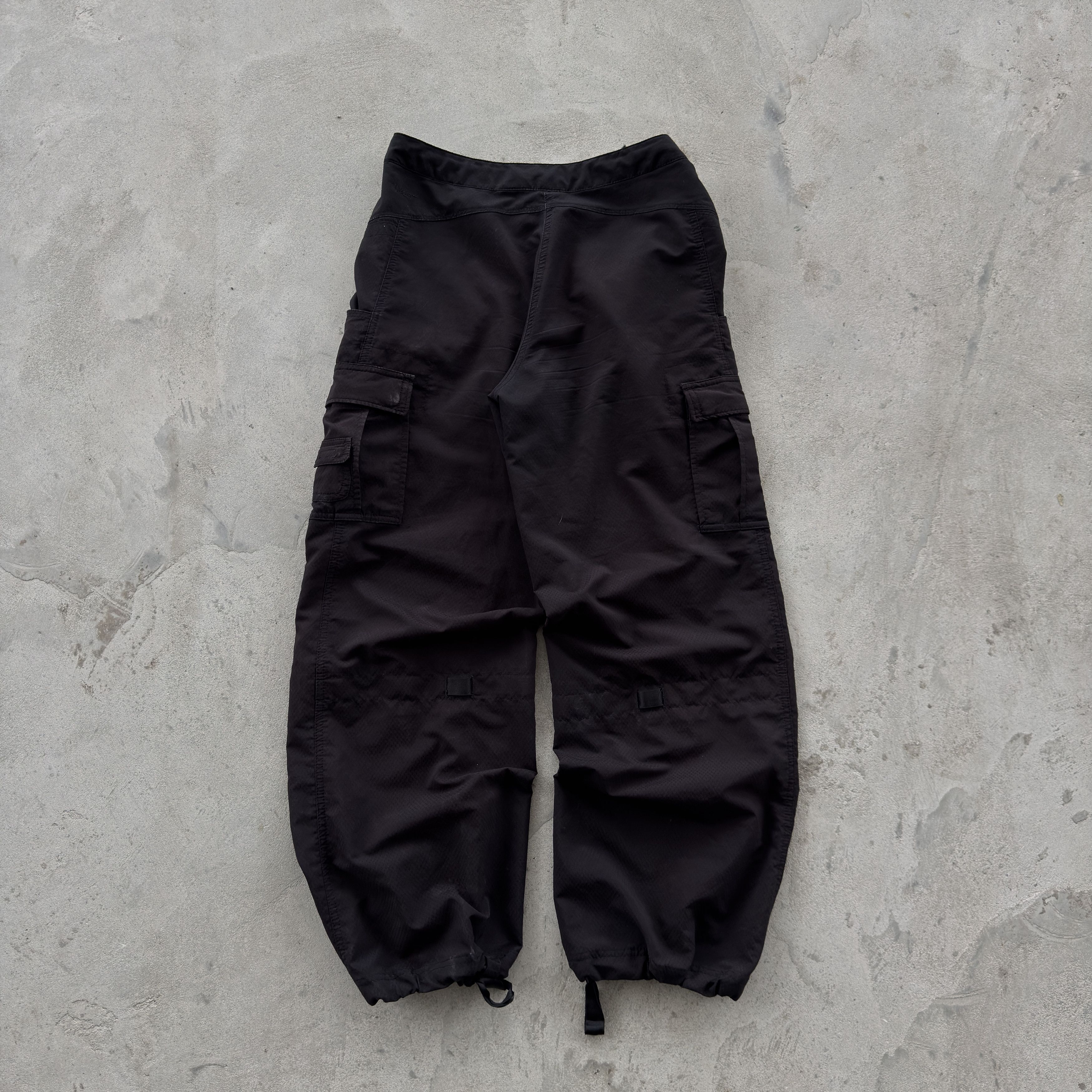 Nike Vintage Nike Cargo Baggy Nylon Pants Size 32" / US 10 / IT 46 - 2 Thumbnail