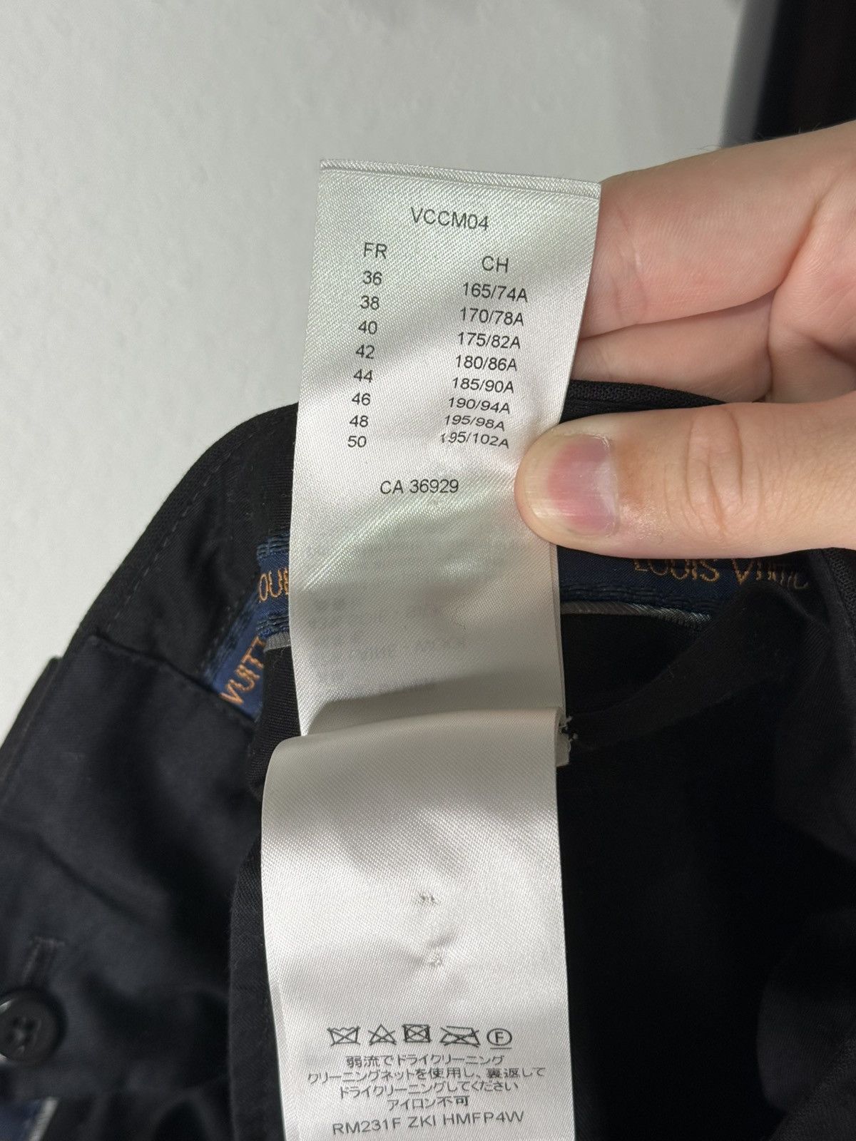 Louis Vuitton Louis Vuitton Monogram Embossed Tailored Pants RM231F Japan Size US 32 / EU 48 - 11 Thumbnail