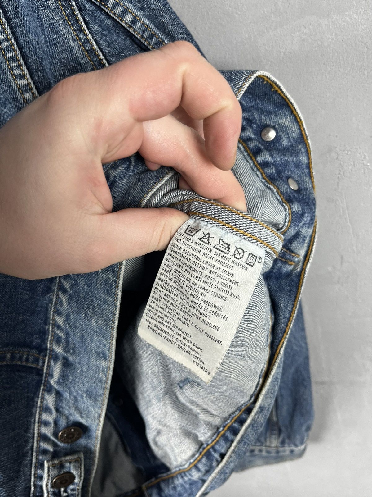 Levi's Vintage Clothing Levis denim jacket vintage 90s Size US XL / EU 56 / 4 - 14 Thumbnail
