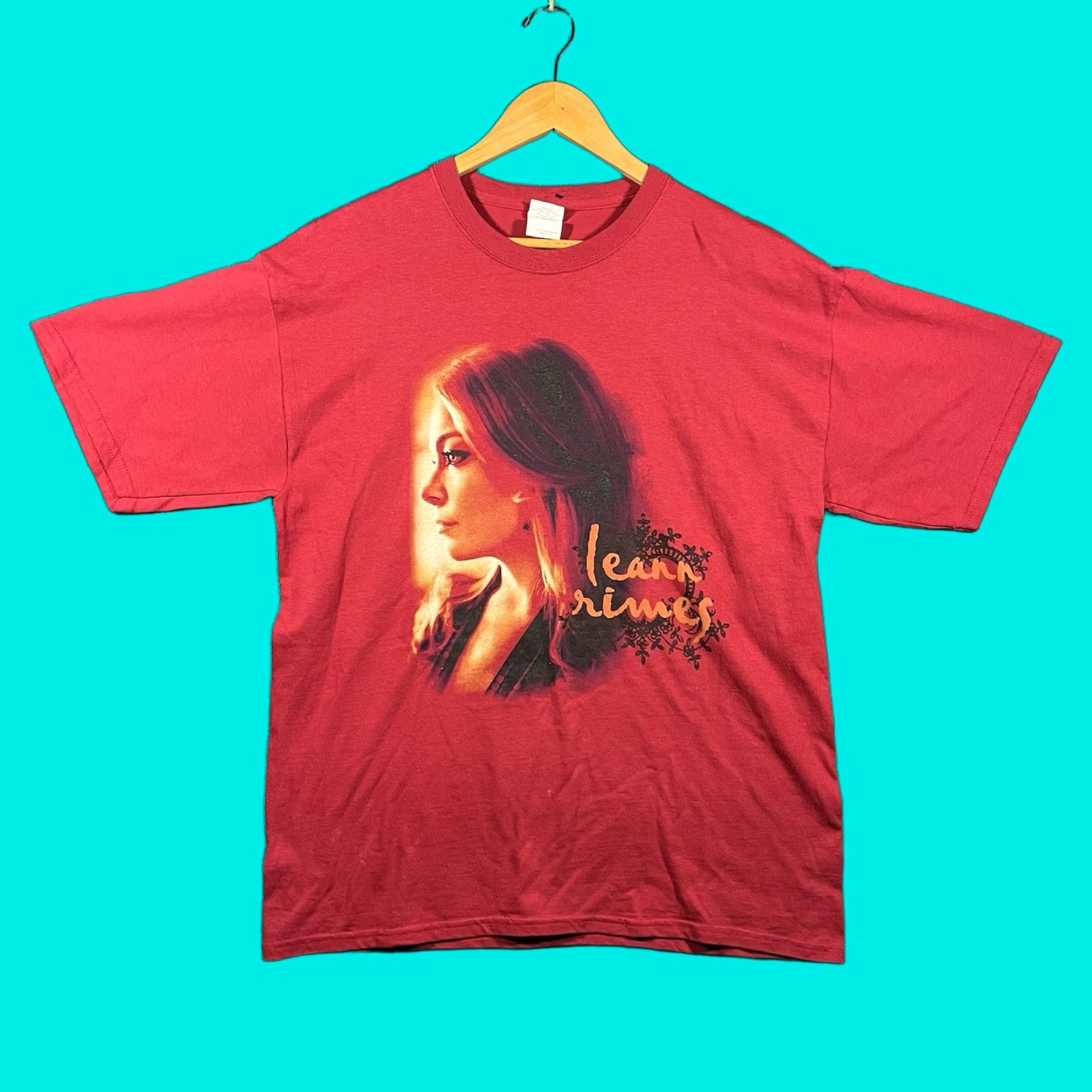 Gildan VINTAGE Leann Rimes Concert Band Red T Shirt Mens L Double Side Graphic Tee Size US L / EU 52-54 / 3 - 1 Thumbnail