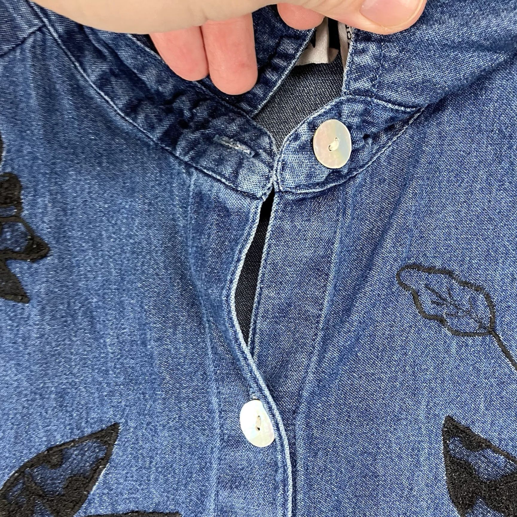Vintage VINTAGE Tantrums Collection Denim Top Women L Blue Pearl Button Bead Embroidery Floral 90s Western Cowboy Core Button-Up Long Sleeve Size L / US 10 / IT 46 - 7 Thumbnail