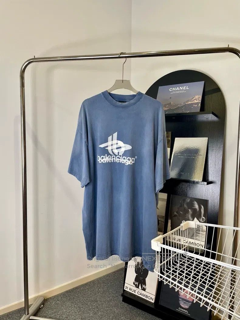 Balenciaga Balenciaga Letter Logo Printed Round Neck Short Sleeve T-S Size US XL / EU 56 / 4 - 1 Thumbnail