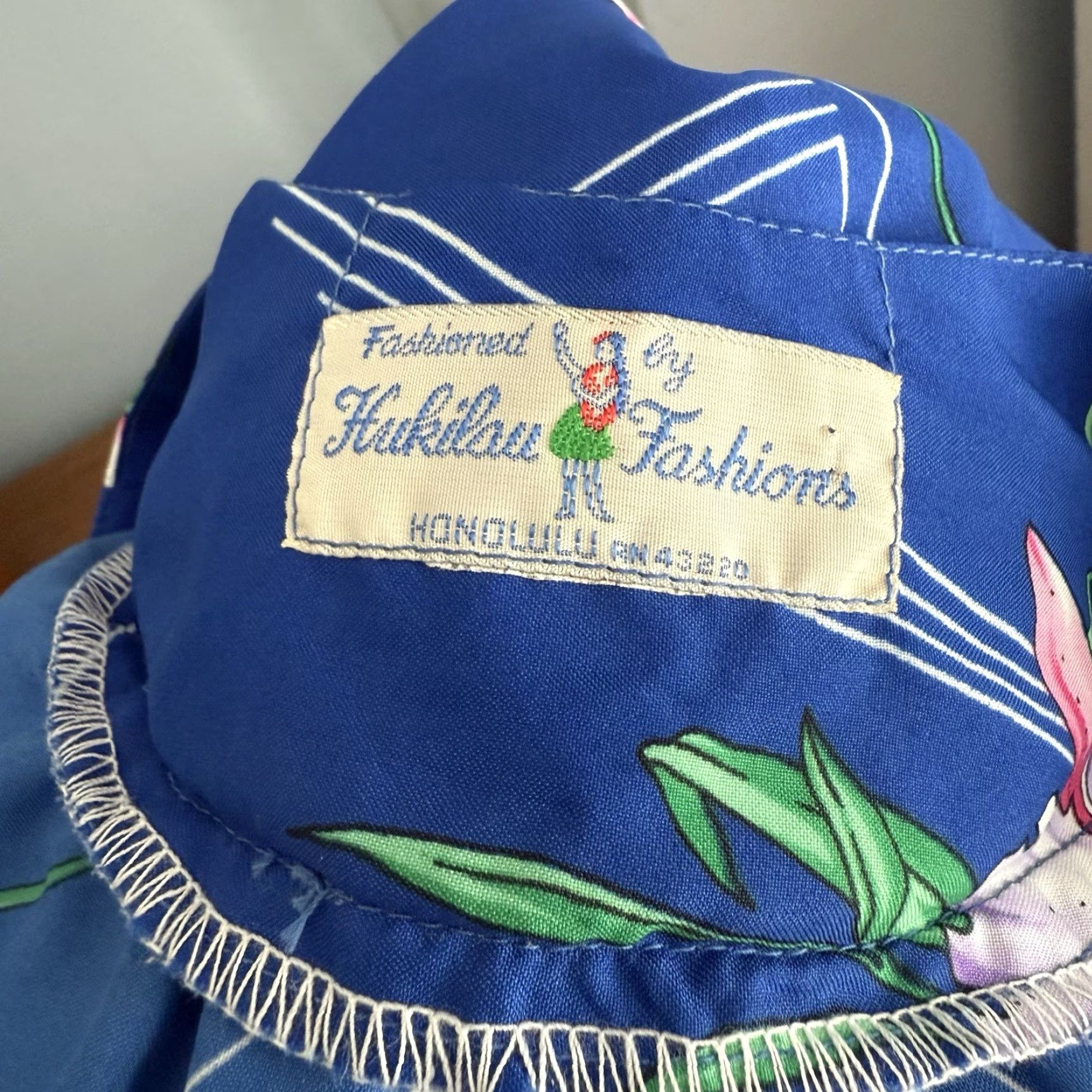 Vintage VINTAGE Hukilau Fashions Hawaiian Dress M/L Blue Floral Maxi Mumu Short Sleeve Puff Sleeve A-Line Women's Dress Size M / US 6-8 / IT 42-44 - 5 Thumbnail