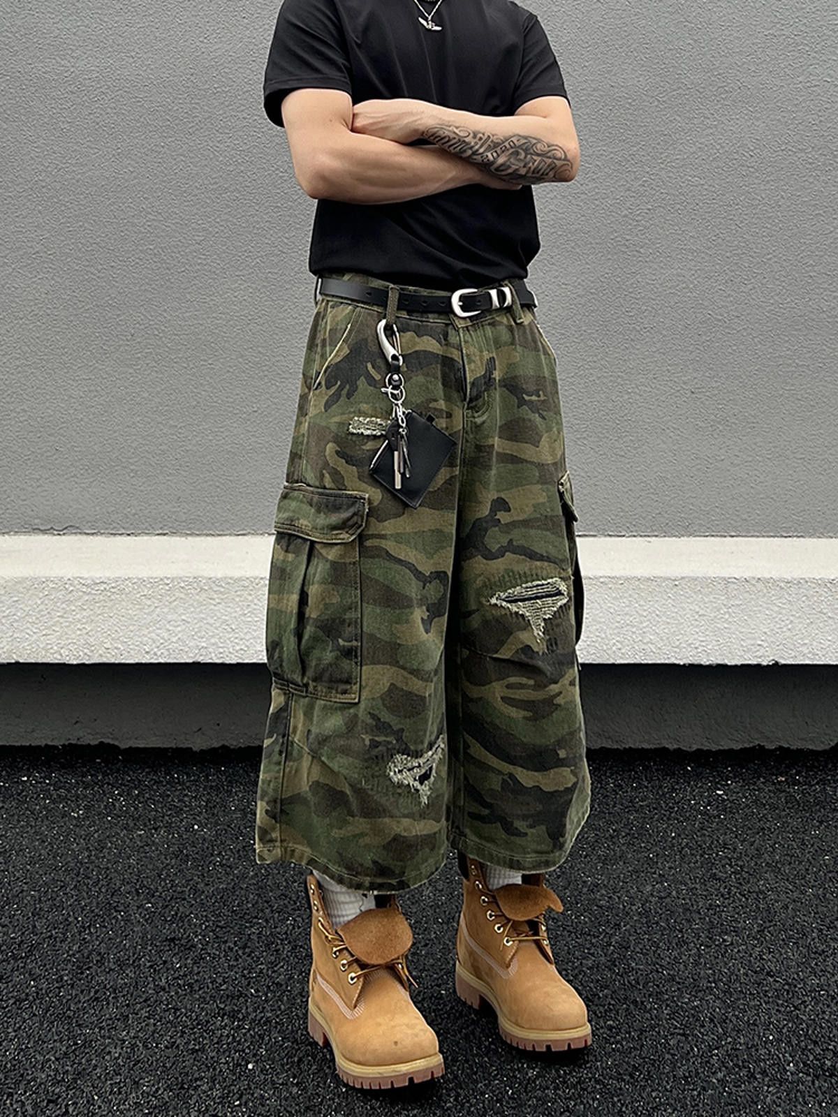 Other Camo Distressed Cargo Jorts, Baggy Ripped Shorts Size US 30 / EU 46 - 5 Thumbnail