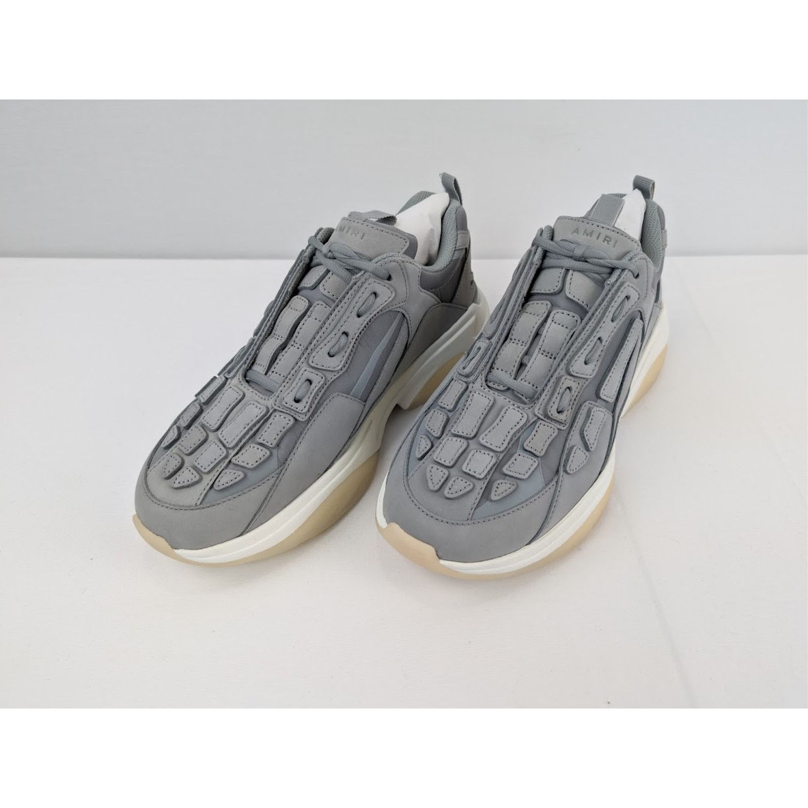 o1rshd1 Q:2 / Bone Runner in Gray