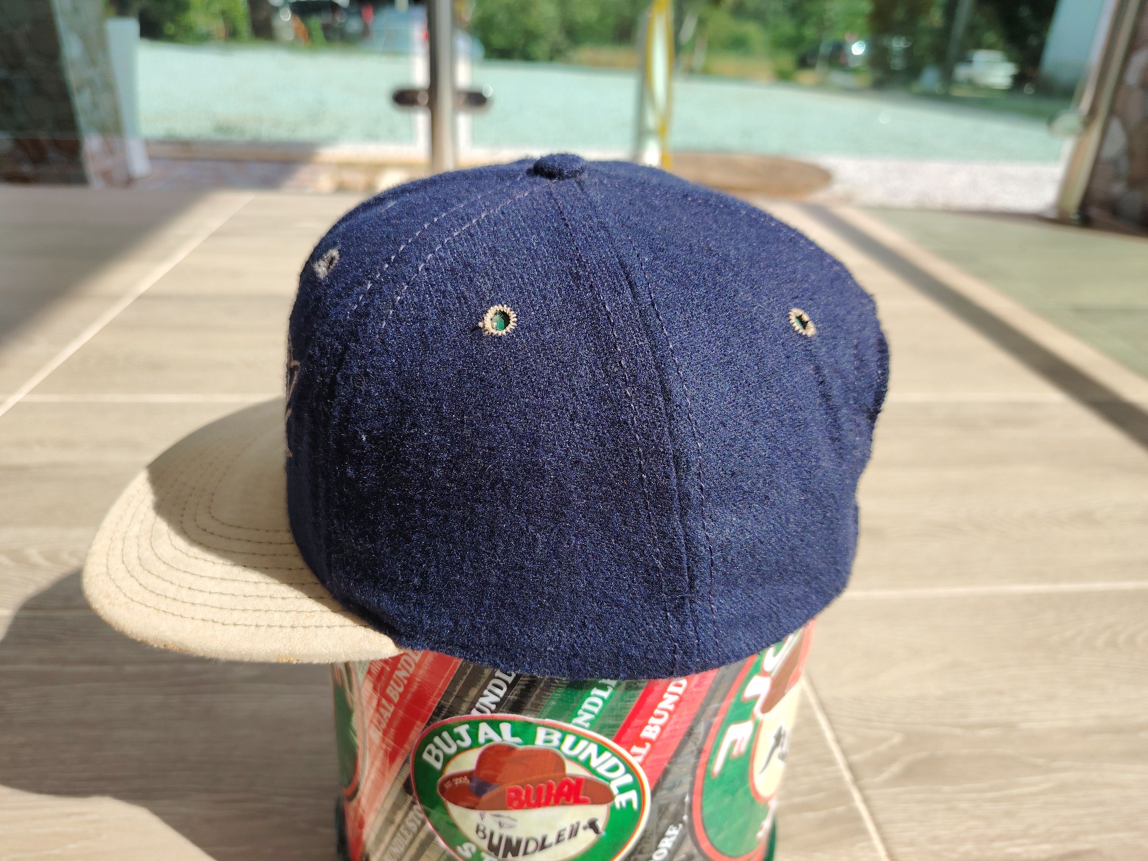 Disney × Mickey Mouse × Vintage Vintage Mickey Mouse Suede Brim USA SnapBack Hat Size ONE SIZE - 4 Thumbnail
