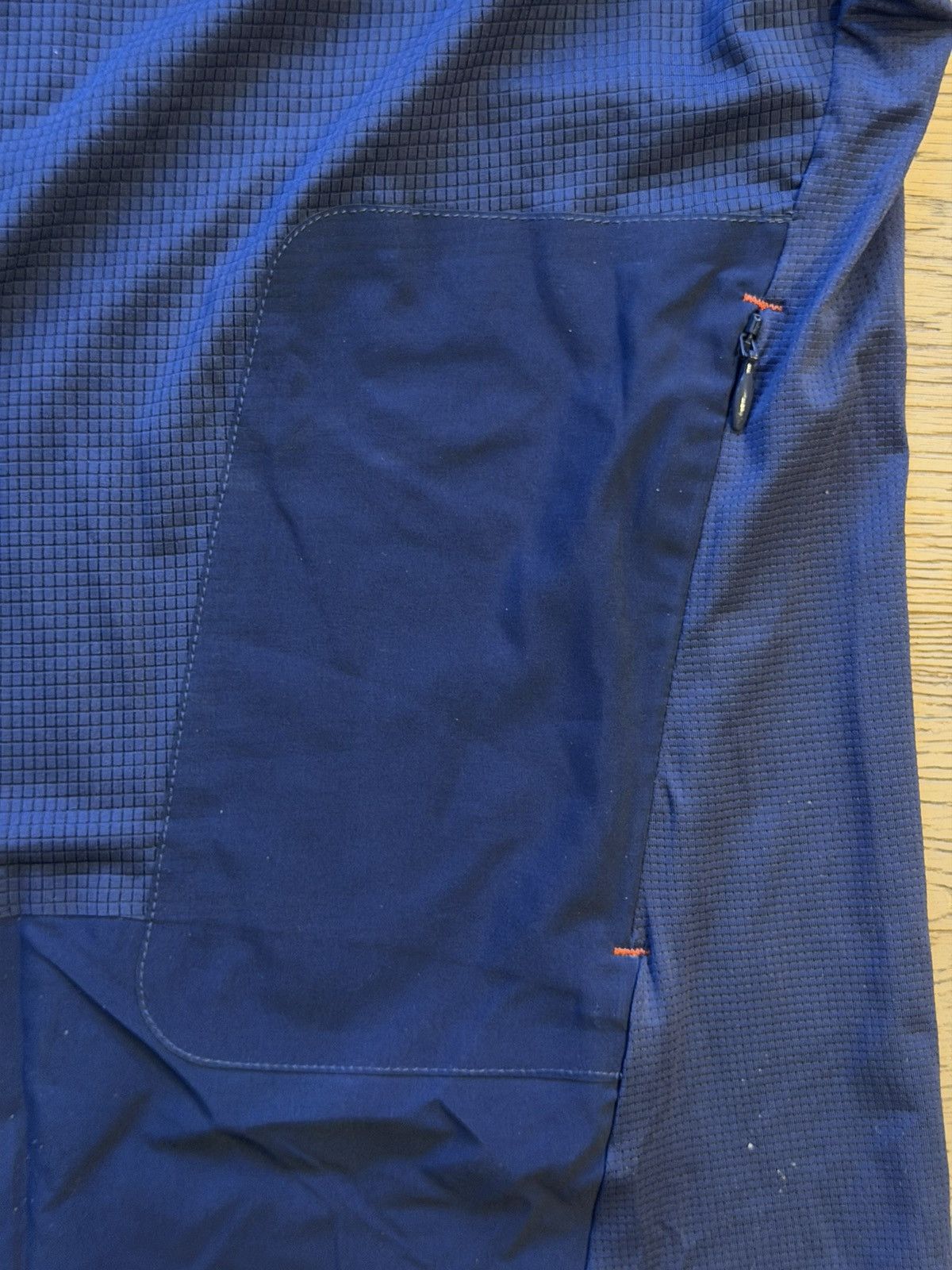 SOAR Running SOAR Running “Threshold” Short Sleeve Navy (S) – New w/ Tags Size US S / EU 44-46 / 1 - 8 Thumbnail
