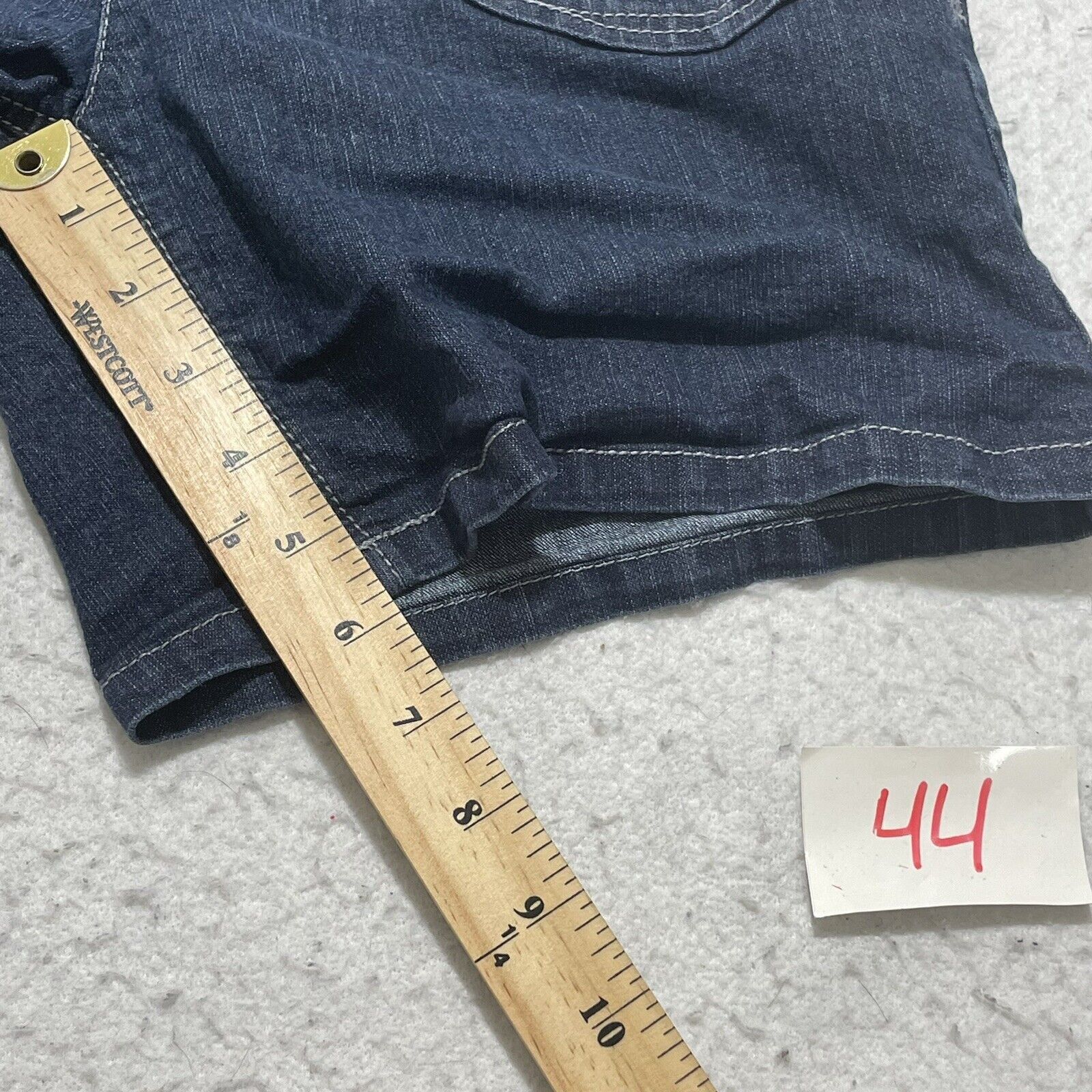 Other Baccini Women's Size 8 Denim Shorts 6" Inseam Mid Rise Size 30" / US 8 / IT 44 - 9 Thumbnail