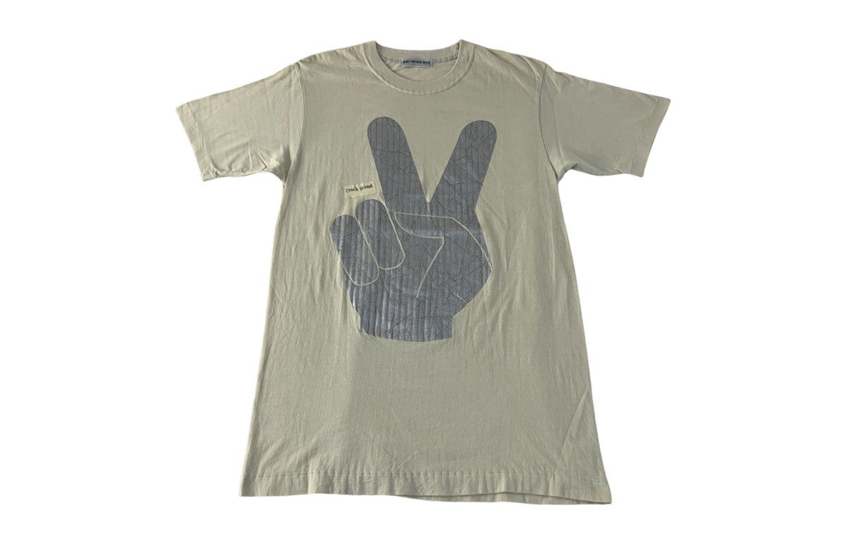Issey Miyake Issey Miyake Men Peace Sign Hand Unisex Tee Size US S / EU 44-46 / 1 - 1 Thumbnail