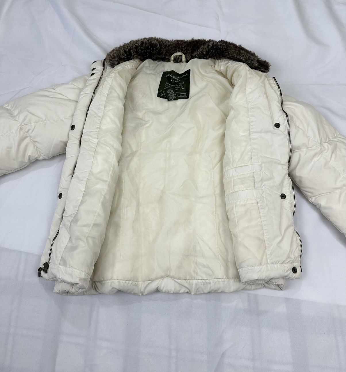 Eddie Bauer Vintage Women’s Eddie Bauer Down Jacket With Fur Size S Size S / US 4 / IT 40 - 7 Thumbnail