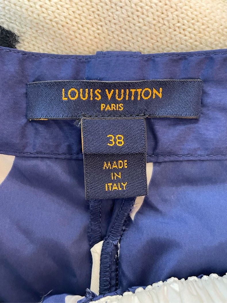 Louis Vuitton Louis Vuitton Bermuda shorts with blue and white presbyopia Size US 38 / EU 54 - 4 Thumbnail